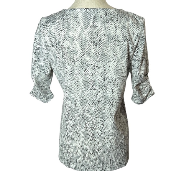 (Similar) “Ann Taylor” Animal Print Shirt. - Picture 7 of 13